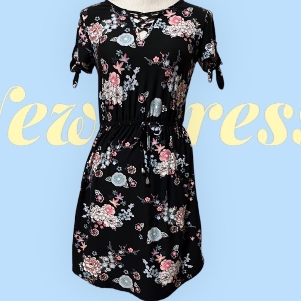 No boundaries dress, black with pink florals, sz M, 7-9